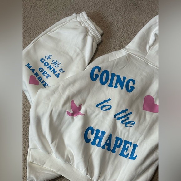 Comfrt Tops - Bridal White Hoodie and Sweatpants Set